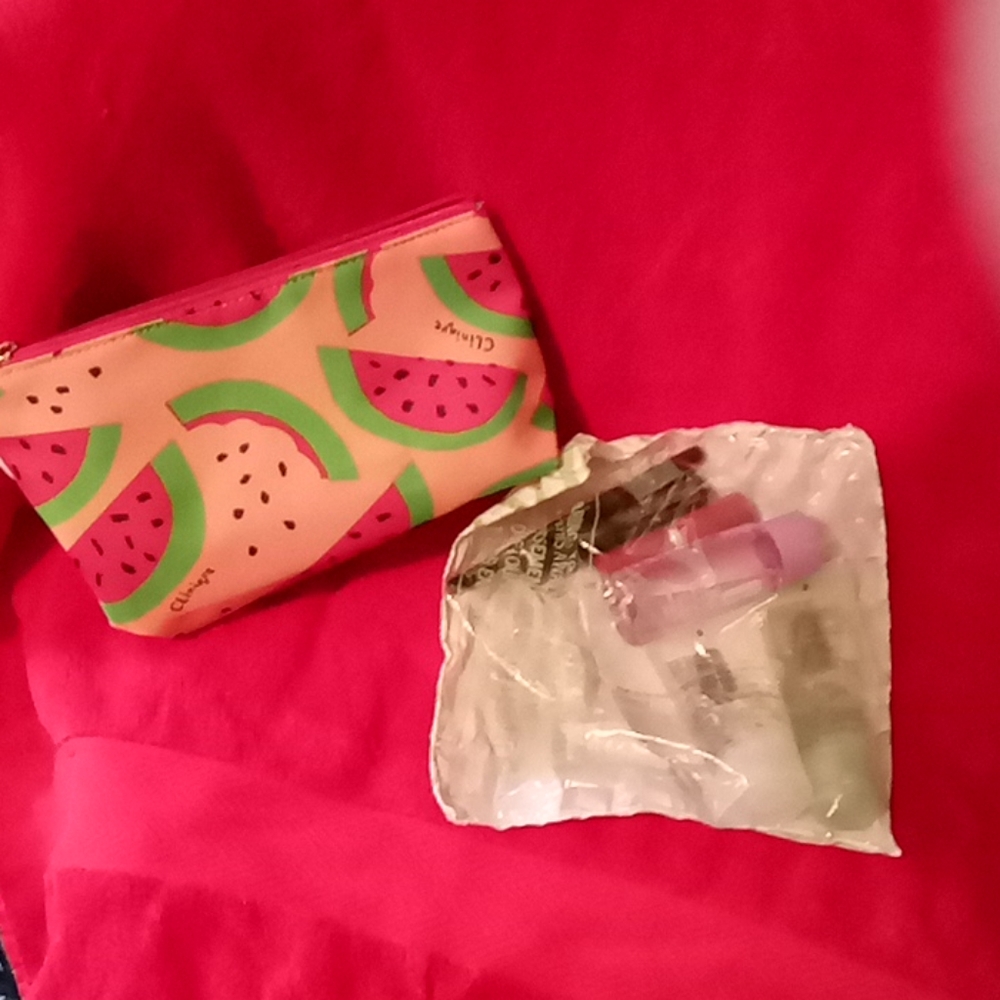 Six-piece cosmetic goodie bag